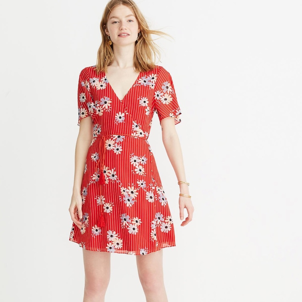 Madewell Button-Wrap Dress in Daisy Society